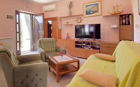 Apartment Laganis
